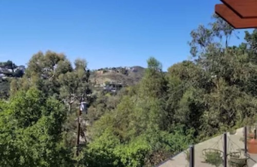 Brentwood Apartment | Spacious studio in luxe Brentwood West LA neighborhood