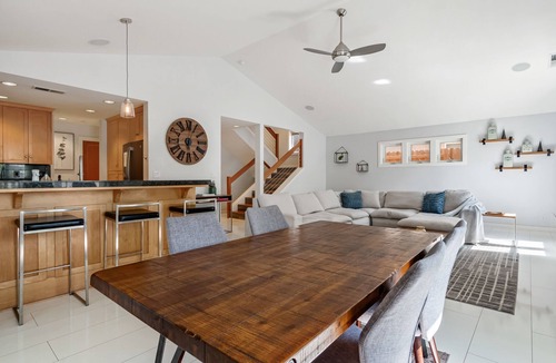 Chico House | Spacious upscale 3 bedroom with hot tub and outdoor spaces!
