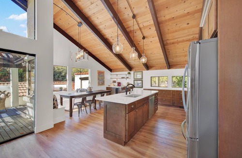 Vacaville Apartment | Spectacular hideaway in heart of historic Vacaville.