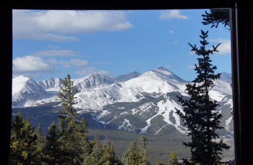 Woodmoor House | Spectacular Views, Hiking & Skiing, Spacious Cozy Luxury, Hot tub, Fireplace