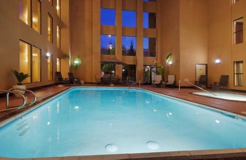 Union City House | Spread out and enjoy the spacious rooms!