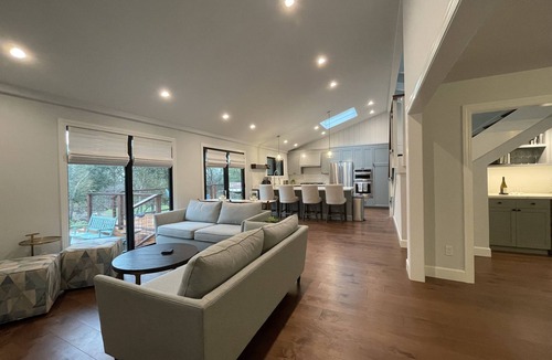 Deer Park House | St. Helena's "River House": Near Meadowood in the heart of the Napa Valley