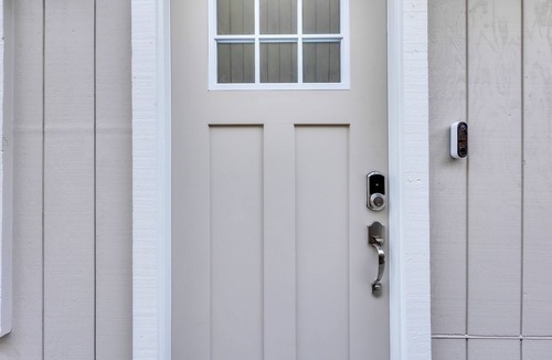 Sacramento House | Stay Bright. Stay Relaxed. Stay at Sacramento Hideaway.