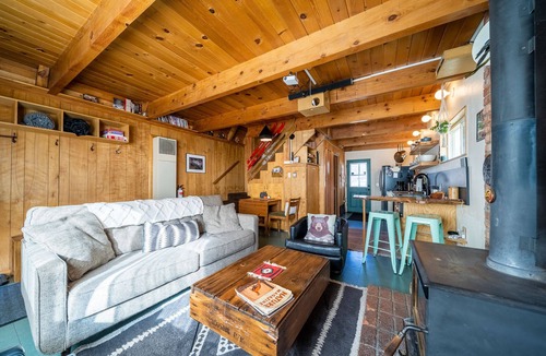 Big Bear City Cabin | Stay, play & enjoy the clean mountain air!