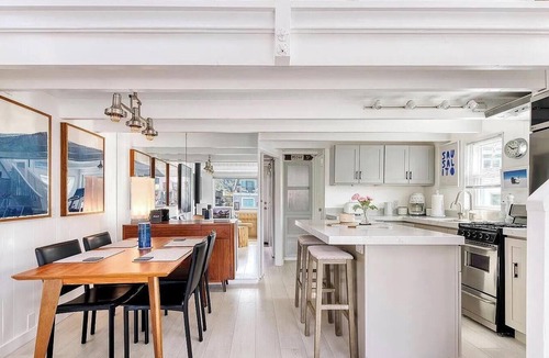 Marin City Boat Rental | Stellar Houseboat in Sausalito, Sitting on the Dock of the Bay
