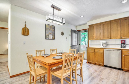 Mount Hood Village House | Steps to River! Rhododendron Family Retreat
