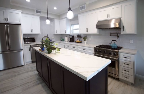 Silver Strand House | Steps to Sand: Game Room, Family Beach Retreat, 4 Ensuites, Pets OK