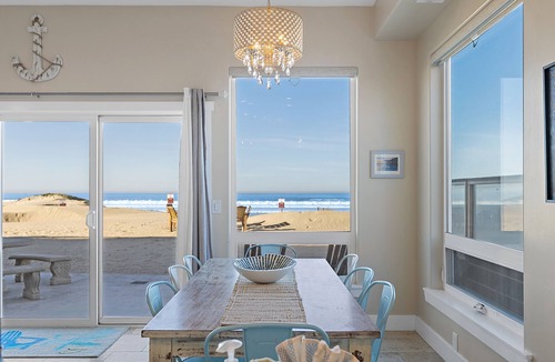 Oceano House | Strandcastle Beach House 2.0 - Oceanfront! - You're right on the sand!