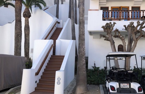 Avalon Condo | Stunning condo with golf cart, pool, gym, beach. Couples, family, friend groups!