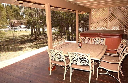 Tahoe Island Boat Rental | Stunning Cozy Cottage with Hot-tub in South Lake Tahoe, California