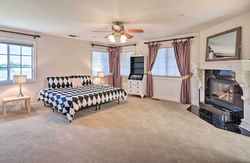 Galt House | Stunning Galt Vineyard: Grill & Tennis Court!
