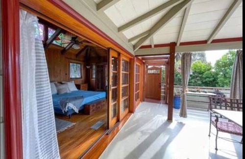 Diamond Crestview House | Stunning Loft in Laguna Beach. Steps away from the beach.