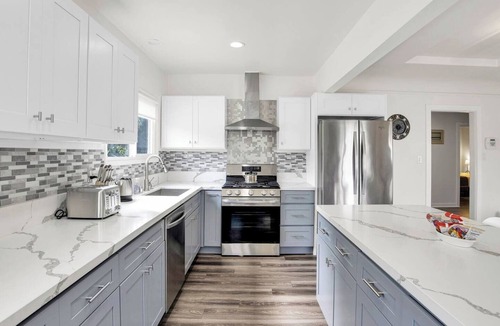 Mid City House | Stunning Luxurious Home, near Beverly Hills & DTLA
