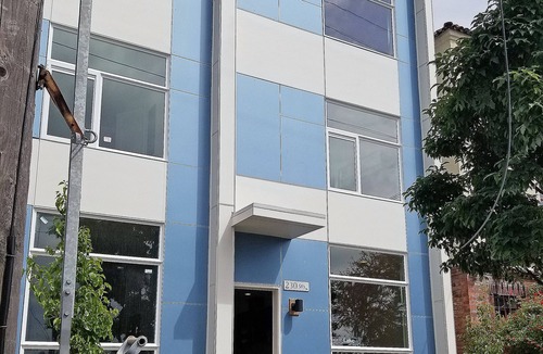 Eastlake House | Stunning Space Needle, Downtown and Lake Union View - Modern Townhome + Parking
