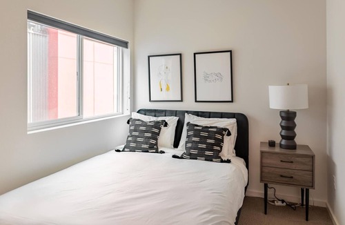 Crown Hill House | Stylish 3BR House in Seattle