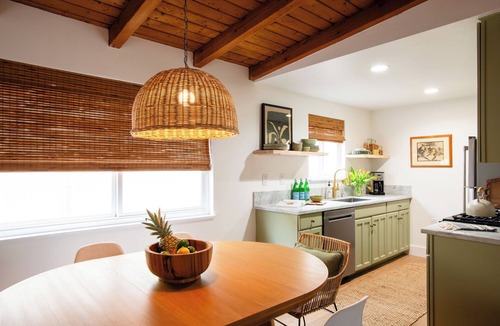 Santa Ana Heights House | Stylish and comfortable modern beach home. Perfect location just steps to sand
