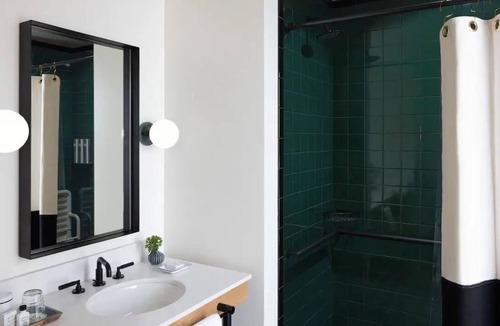 Merced Hotel | Stylish Comfort, Pets Are Welcome, Arbor Lane King, El Capitan Hotel