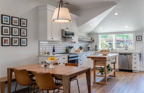 San Luis Obispo House | Stylish Home in Downtown San Luis Obispo – 30 plus day