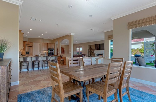 La Quinta House | Summer is here! Don't wait- book your dream stay now.