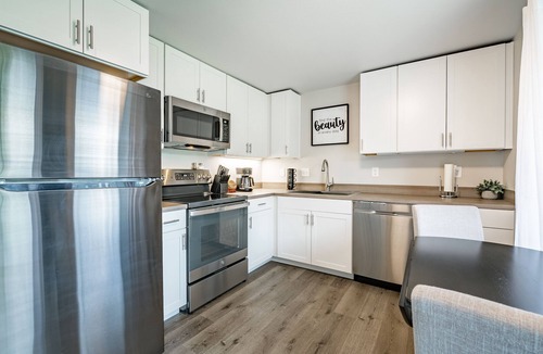 Birch Bay Condo | Summer Retreat w/Pool & Hot Tub Peaceful Condo - 106