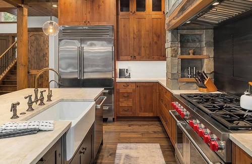 Roslyn House | Suncadia's Premier 7BR Estate! 5 Mstrs*6.5BA*Hot Tub*Fine Outdoor Living!
