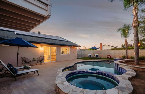Placentia House | Sunlit Oasis: Heated Pool & Jacuzzi | Near Disney