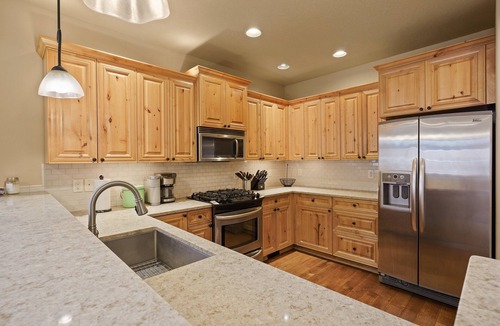 Old Farm District House | Sunny Days 30 Day Minimum- Seasonal Community Pool & Park, Fenced Yard