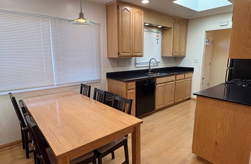 Sunnyvale House | Sunnyvale 4 BR House Prime Silicon Valley Near Levi's Stadium/Convention Center