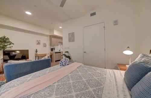 Pico Apartment | Sunset View Retreat in Santa Monica