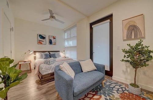 Pico Apartment | Sunset View Retreat in Santa Monica