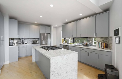 Brentwood House | Sunset Views! Sauna, Gym, Parking, BBQ, Near Sofi!