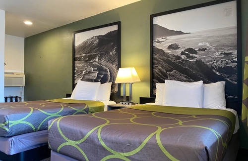 North Fremont Street Hotel | Super 8 by Wyndham Monterey