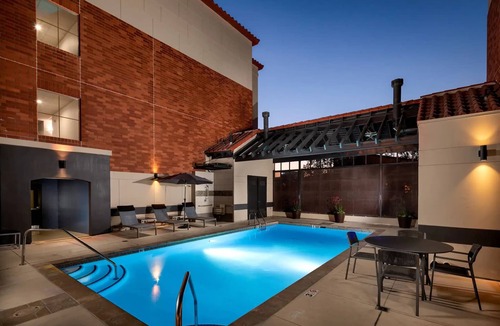 Westwood Apartment | Super Quiet Apartment In Full Service Bldg near UCLA