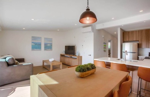 Country Club Apartment | Surf Spot 1 - walk to beach