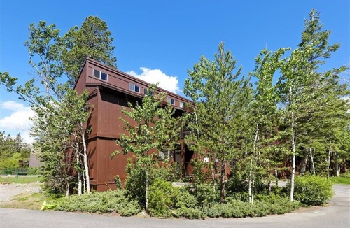 Lake Forest Condo | Tahoe City Townhouse: Lake Views, Pool & Tennis Access SF #40