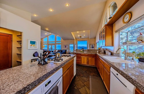 Tahoe Meadows House | Tahoe Meadows Lakefront | Hot Tub | Beach