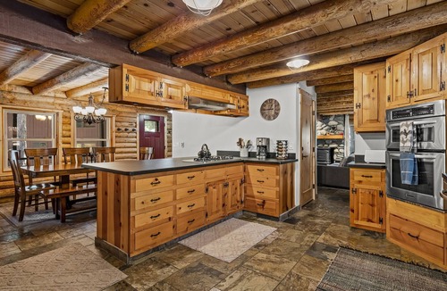Truckee House | Tahoe Rustic Cabin | Clubhouse Access, Hot Tub, Near Golf Course, Lake & Trails