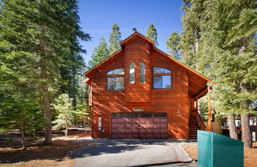 Tahoma House | Tahoma Charm by Tahoe Getaways - 3 BR + Hot Tub + A/C