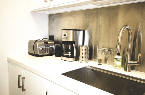North Beach Condo | Telegraph Hill Dog friendly condo with lovely wraparound garden