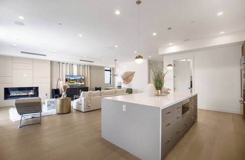 Westwood House | The Ashton Flats 2 - Modern Westwood Luxury with Rooftop & Balcony Views