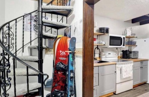 Glacier Condo | The Connection Condo, Forest Loft Near Mt. Baker & N. Cascades Adventures