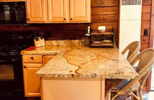 Twain Harte Cabin | The Cranes cabin, clean, cozy & private cabin in Twain Harte, Perfect for 2!