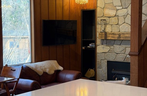 Wenatchee Cabin | The Creekside Cabin Short Drive to Wenatchee, Leavenworth, Chelan & The Gorge