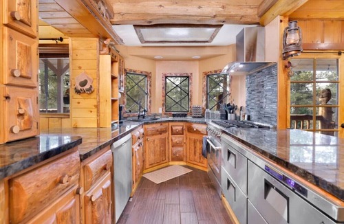 Big Bear Cabin | The Fox Lodge - Luxury Cabin w/Heated Indoor Pool & Poker Room