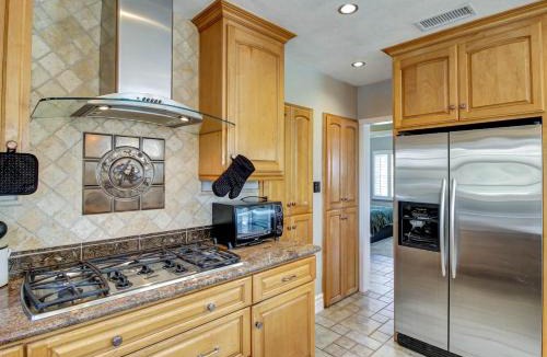 Del Aire House | The Golden Haven Retreat LAX SoFi