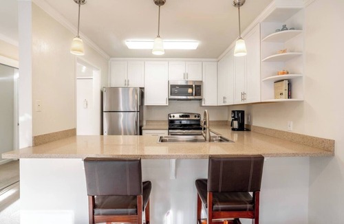 Belmont Apartment | The Grove- Parking, Gym and BBQ grill