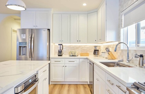 Studio City House | The Hollywood Hearthlight Bungalow