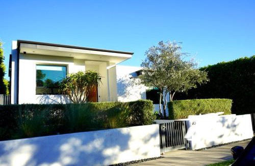 Melrose House | The Hollywood House