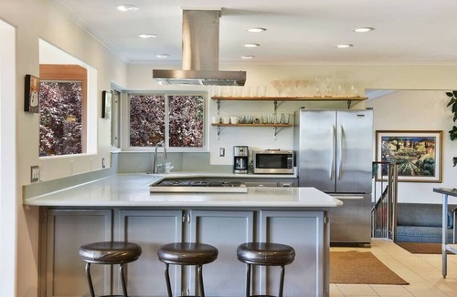 Freestone Villa | The Lone Palm - Wine Country Retreat and Offsite