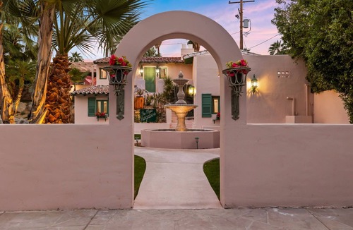 The Mesa House | The Mesa Bungalows by Nest Villas | Monthly Stays